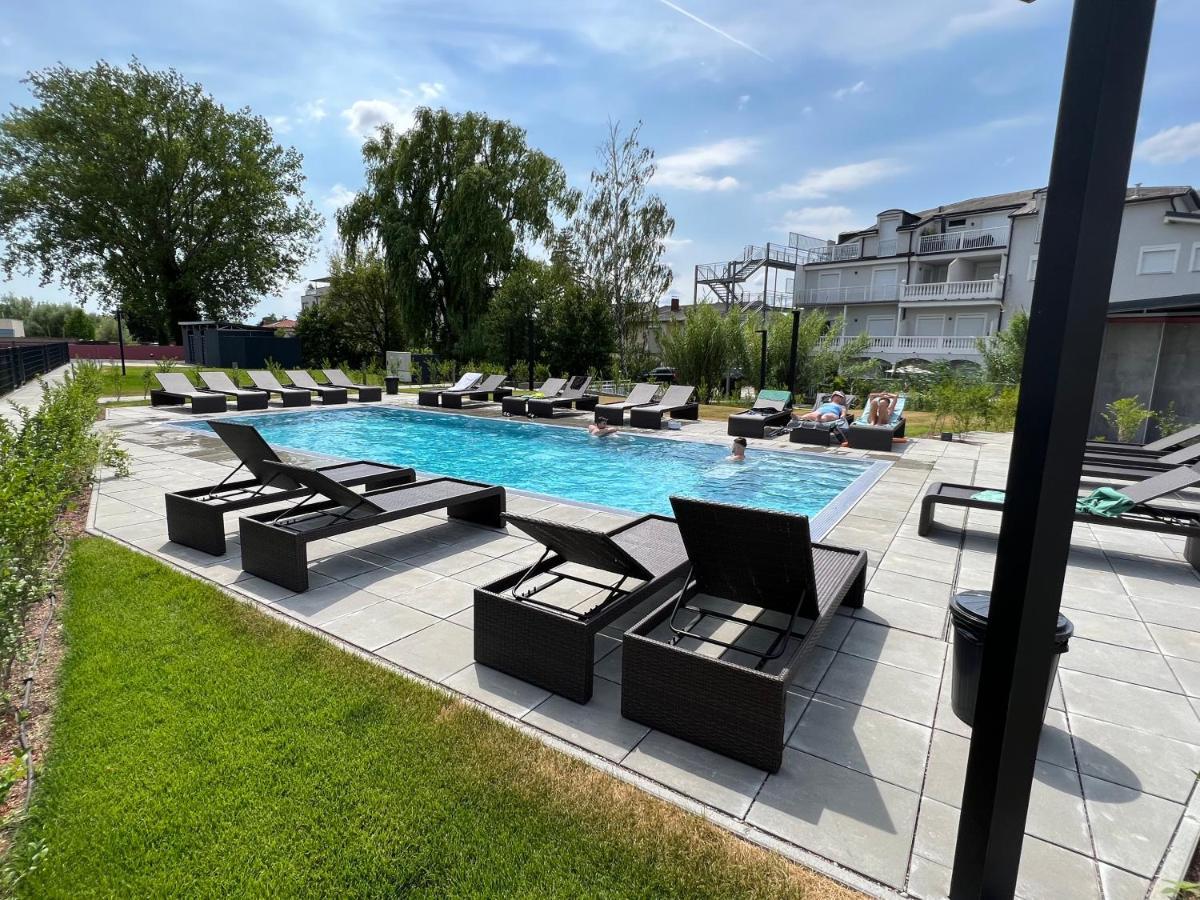 25H Spa-Residenz Pools In & Out, Private Garden & Beach Apartamento Neusiedl am See Exterior foto