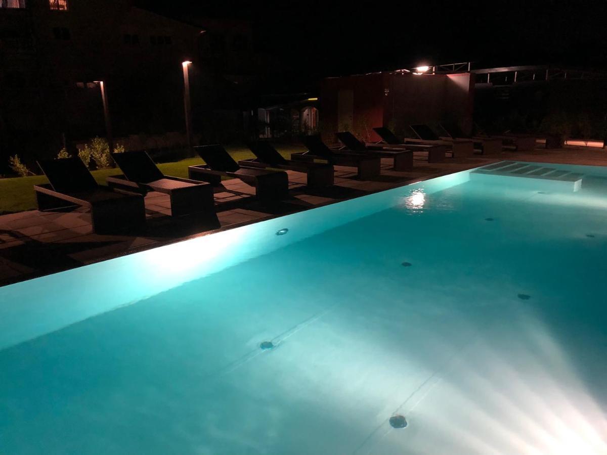 25H Spa-Residenz Pools In & Out, Private Garden & Beach Apartamento Neusiedl am See Exterior foto